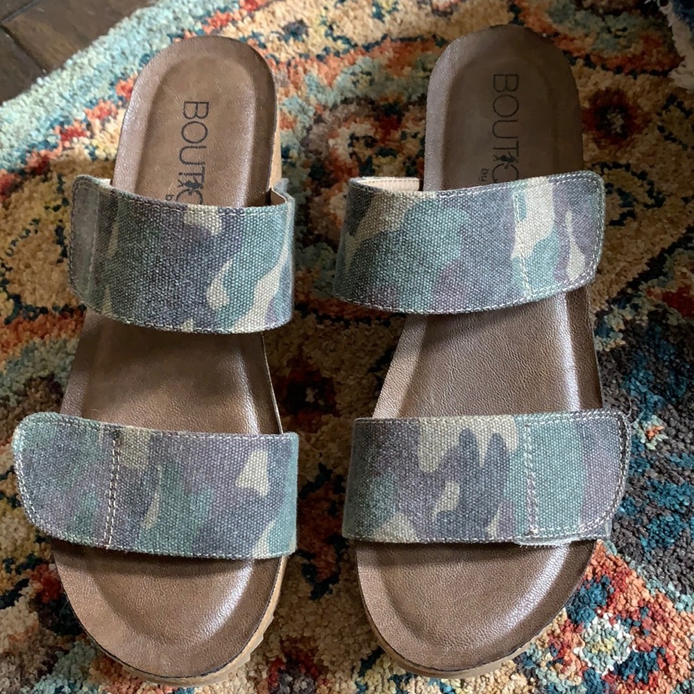 Corkys boutique Wedge camo shoes
